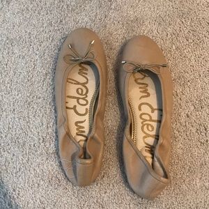 Nude ballerina flats